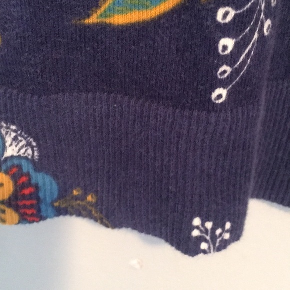 Cardigan size large warn multiple times - Picture 5 of 5